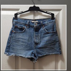 LEVI'S RIBCAGE DENIM SHORTS BUTTON FLY PREMIUM DENIM SZ 26 EUC